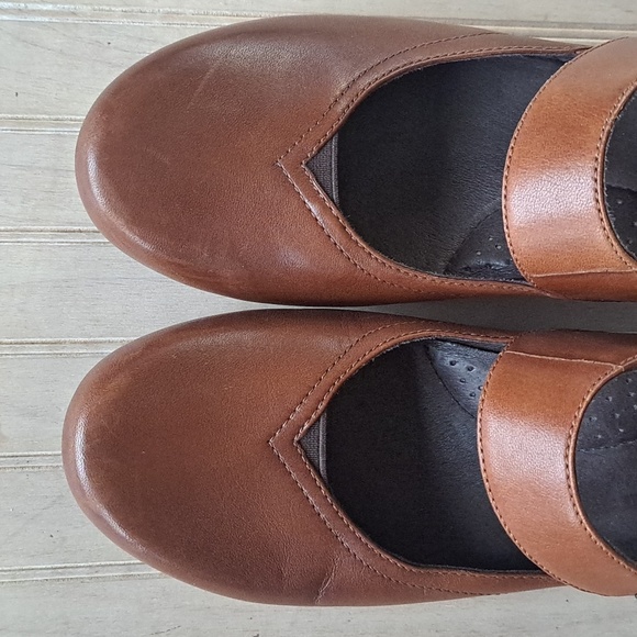 Dansko Cordovan Burnished Full Grain  Leather Mary Jane Clogs Comfort Sz 41 - Picture 2 of 12